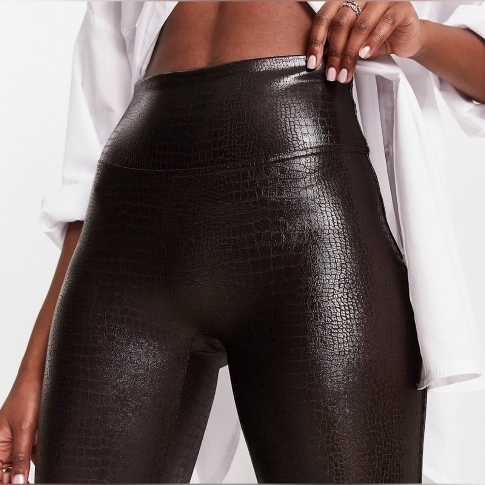 NWT Spanx Faux Leather Croc Shine Leggings Brown/Black Size L